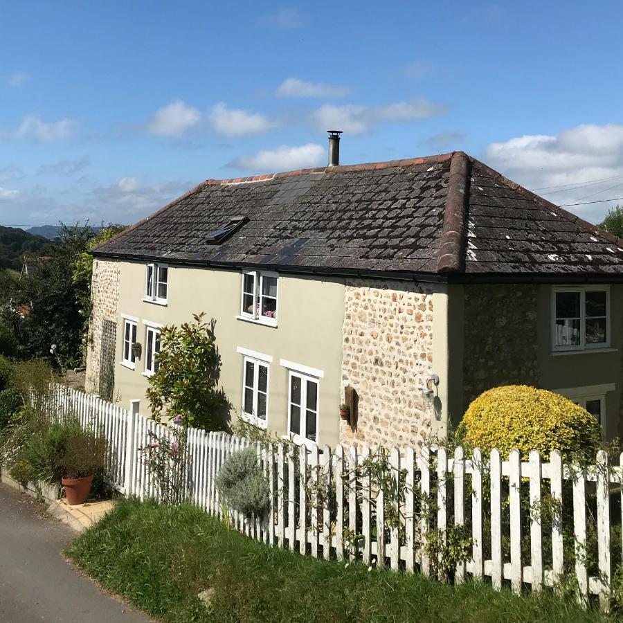 Morecombelake Uplands Garden Bed & Breakfast エクステリア 写真