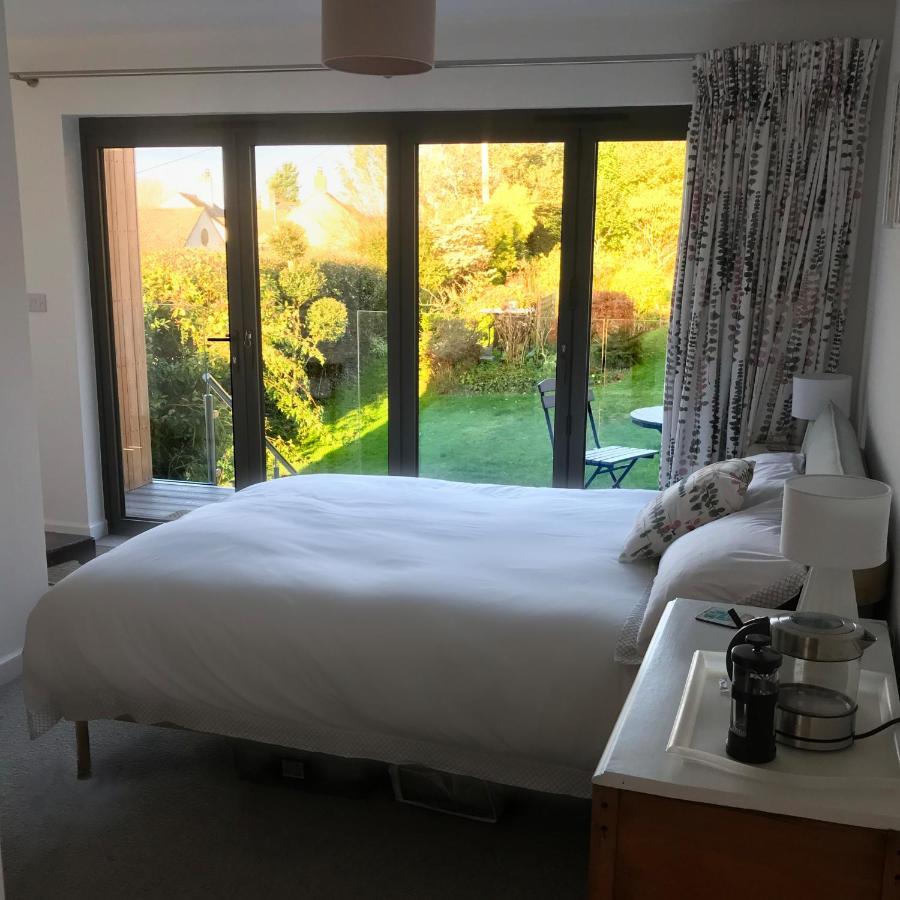 Morecombelake Uplands Garden Bed & Breakfast エクステリア 写真