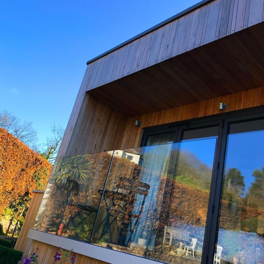 Morecombelake Uplands Garden Bed & Breakfast エクステリア 写真
