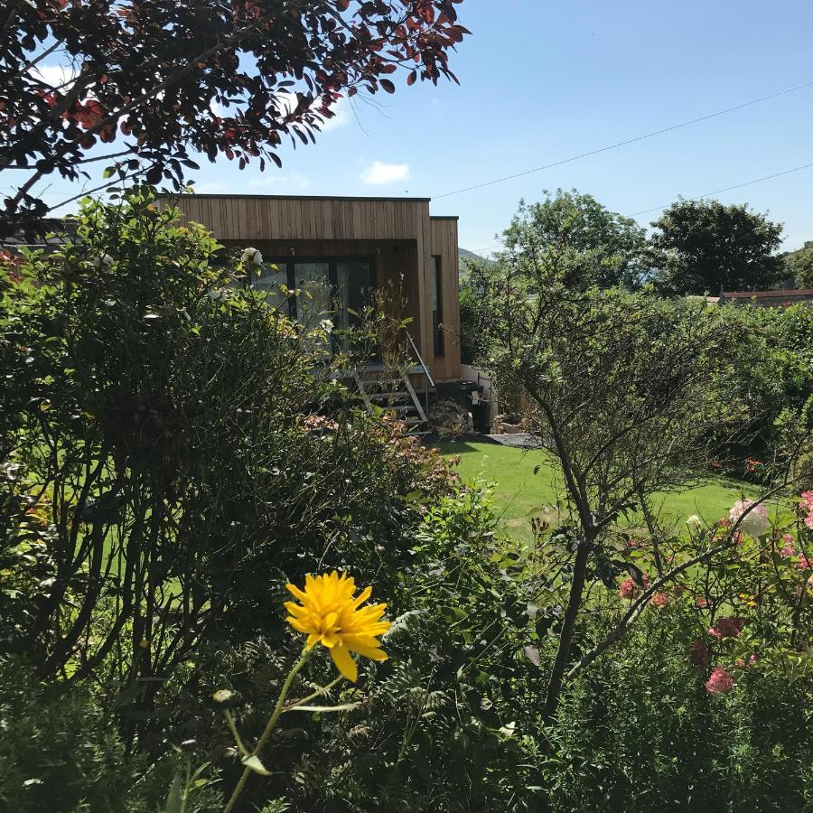 Morecombelake Uplands Garden Bed & Breakfast エクステリア 写真